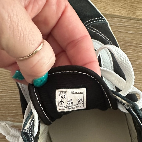 Vans Men's Black and White Sneakers - Picture 5 of 6